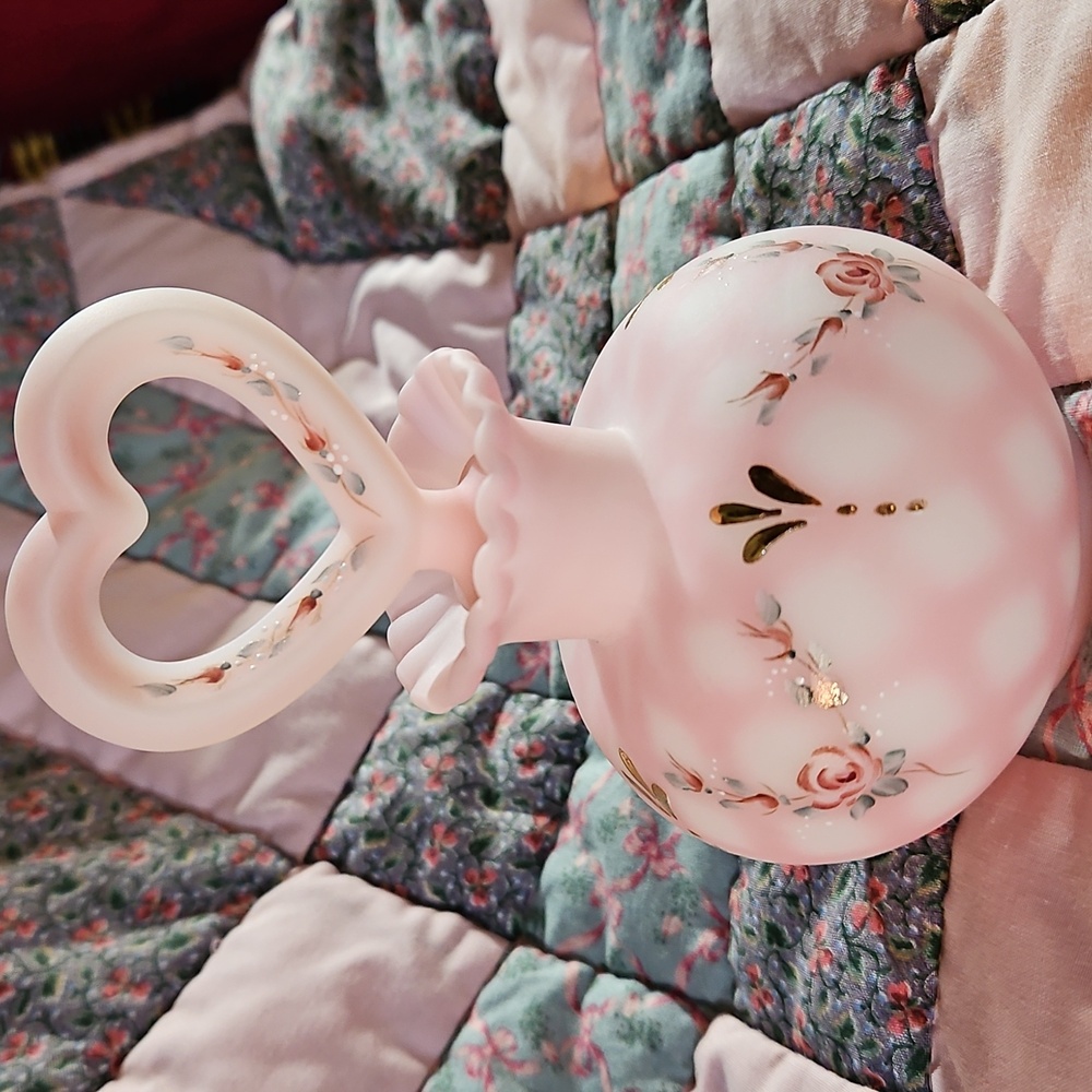 Exquisite Fenton Handpainted Diamond Rose Quilted w/Heart Stopper Perfume Bottle